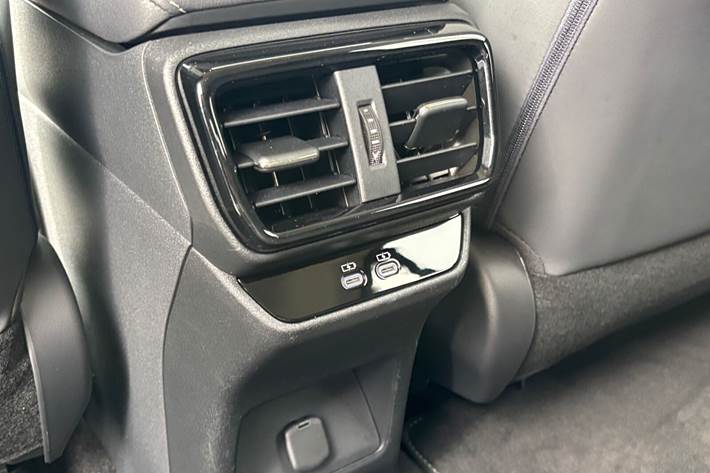 Sort Lexus RZ fra 2025