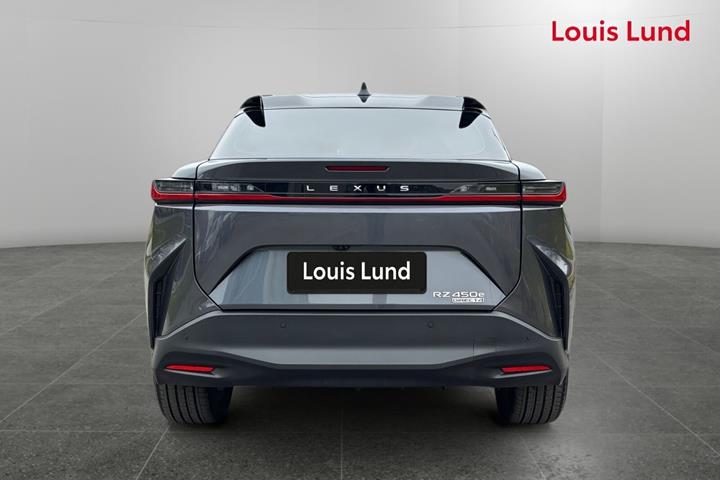 Grå Lexus RZ fra 2024