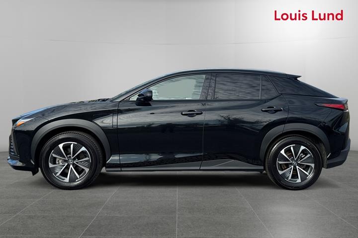 Sort Lexus RZ fra 2025