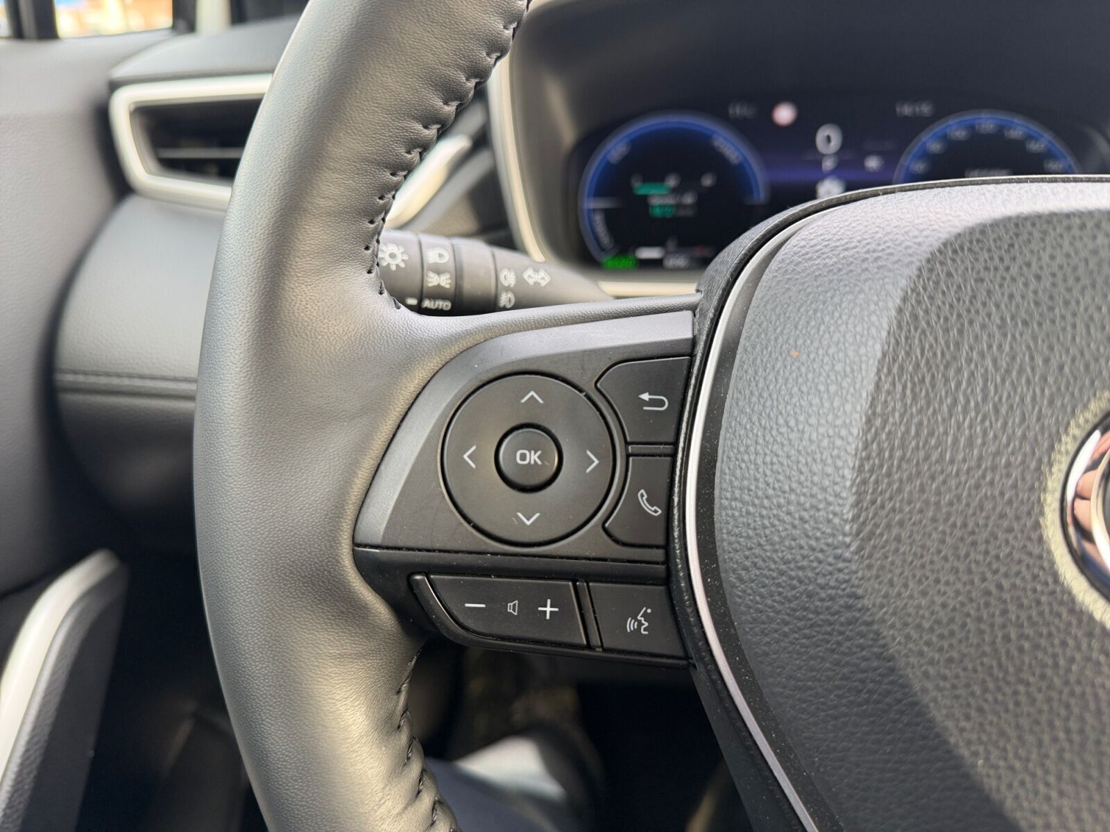 Hvid Toyota Corolla Cross fra 2025