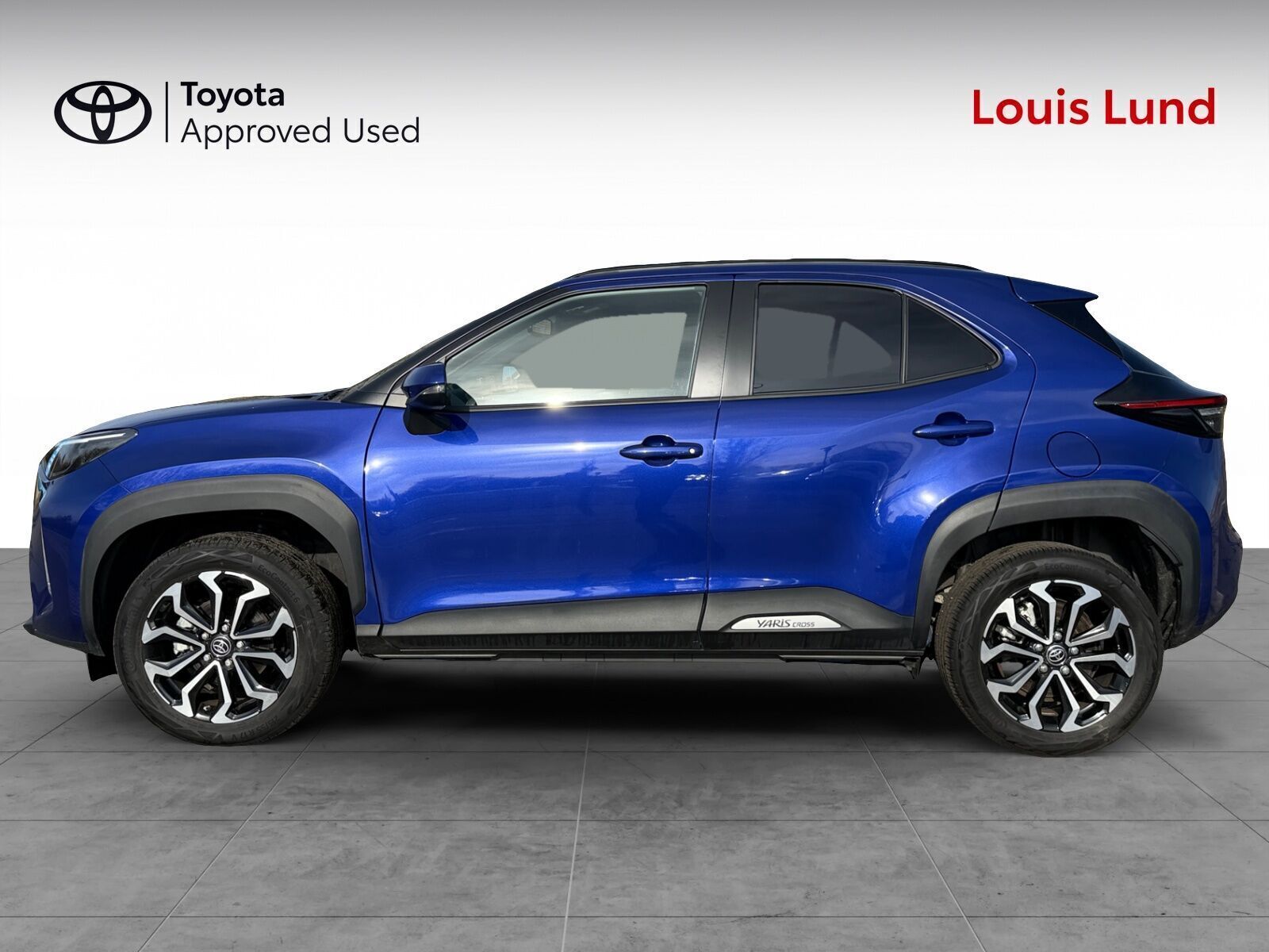 Blå Toyota Yaris Cross fra 2025
