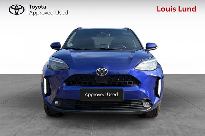 Blå Toyota Yaris Cross fra 2025