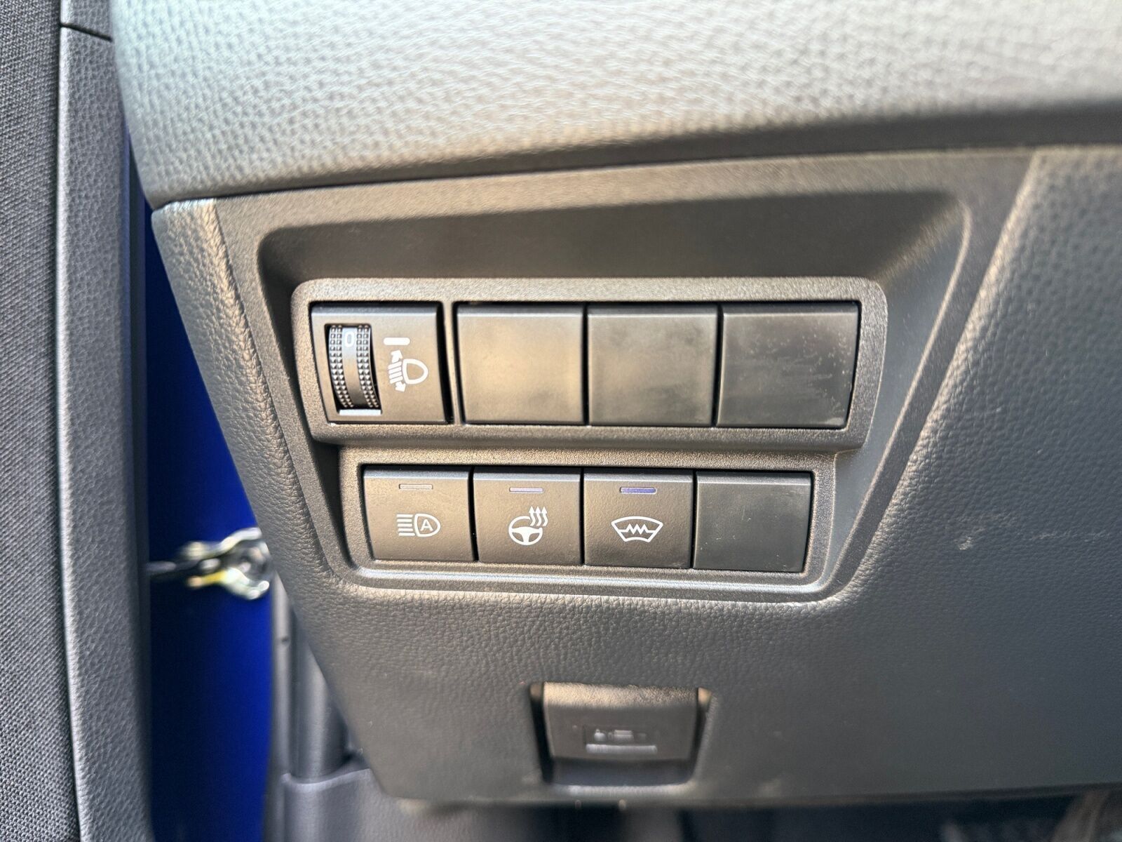 Blå Toyota Yaris Cross fra 2025