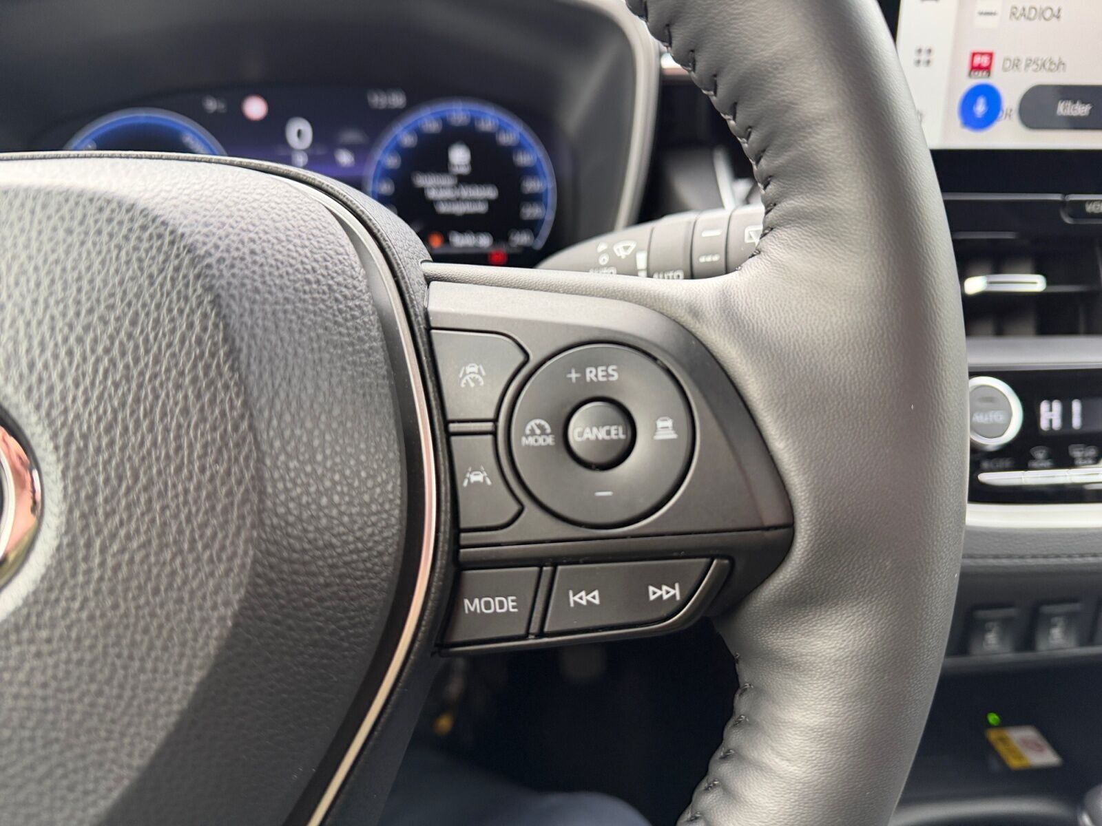 Sort Toyota Corolla Cross fra 2025