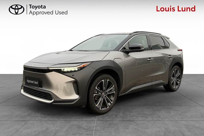 Grå Toyota BZ4X fra 2025 set udefra