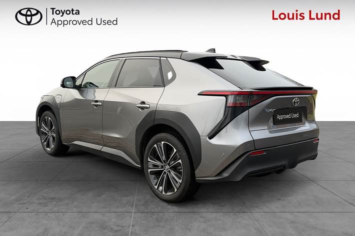 Grå Toyota BZ4X fra 2025