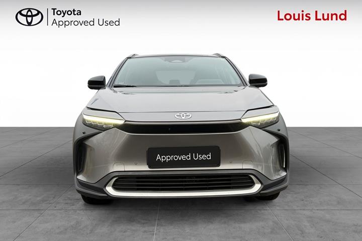 Grå Toyota BZ4X fra 2025