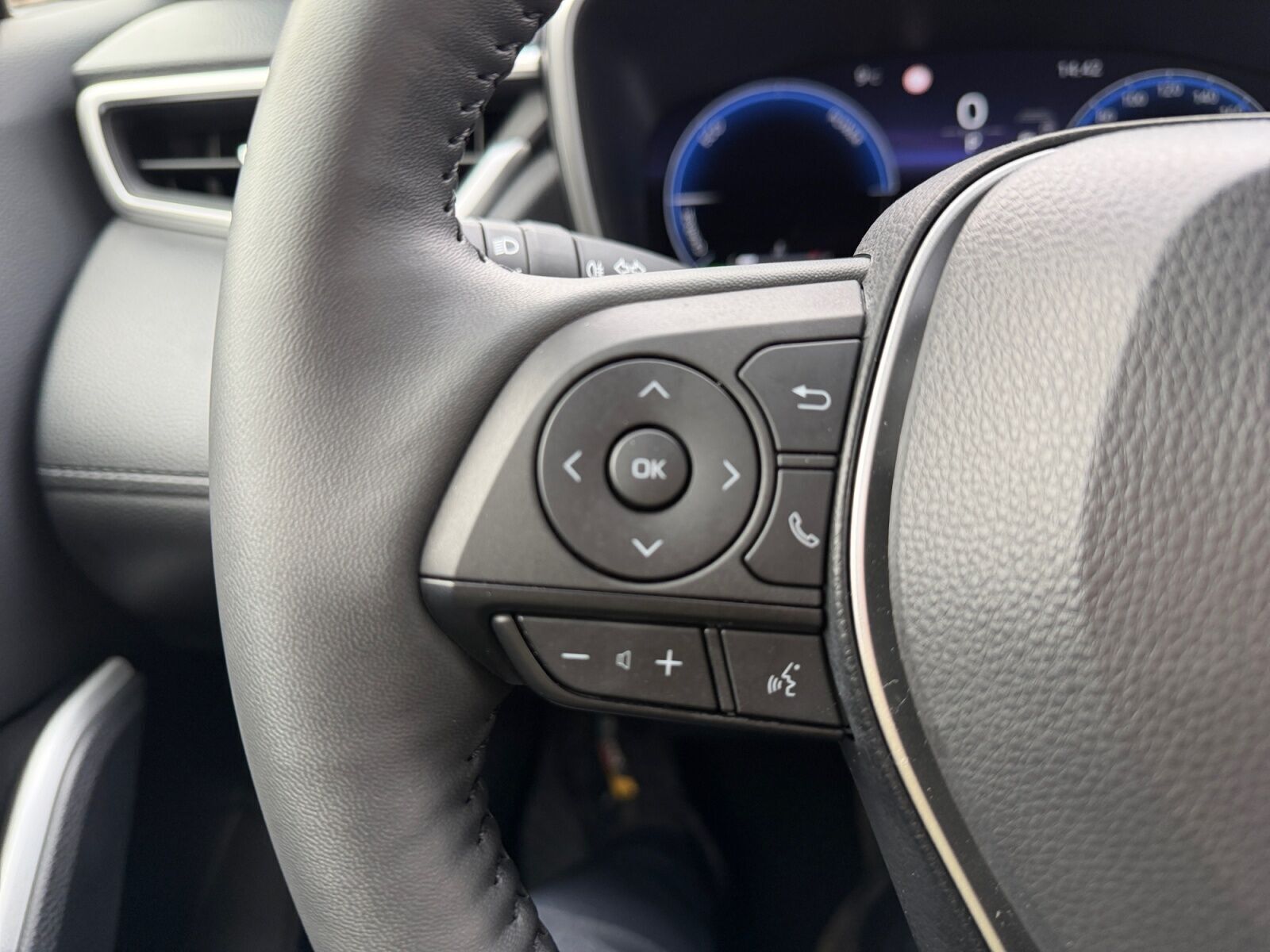 undefined Toyota Corolla Cross fra 2025