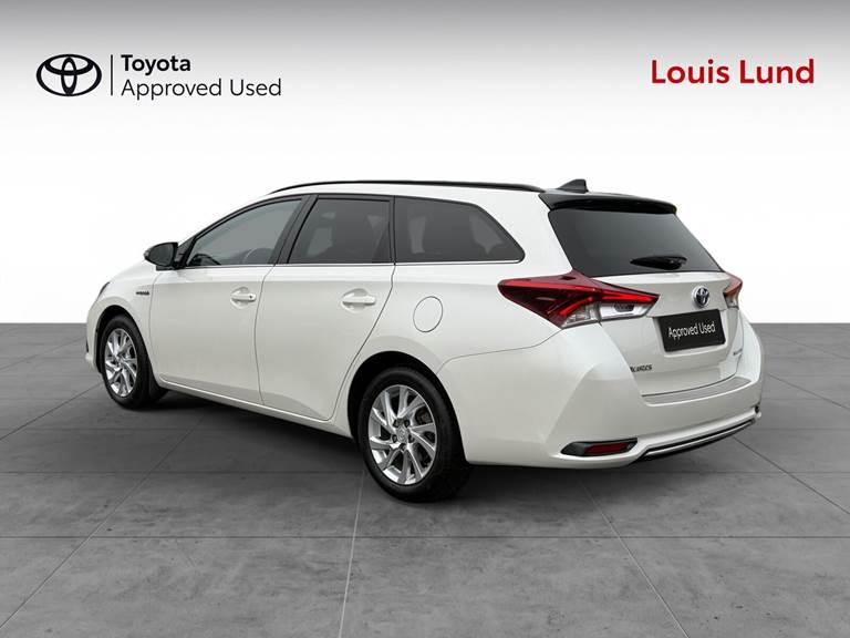 Toyota Auris 1,8 Touring Sports Hybrid Selected Bi-tone 136HK Stc Aut.