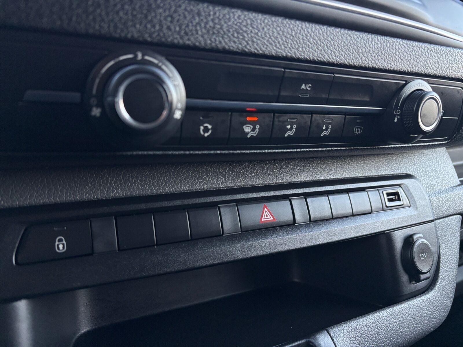 Hvid Toyota Proace Verso Electric fra 2022