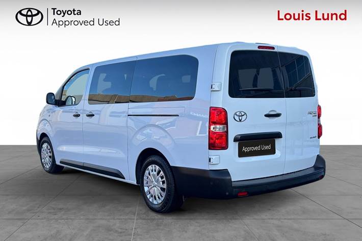 Hvid Toyota Proace Verso Electric fra 2024