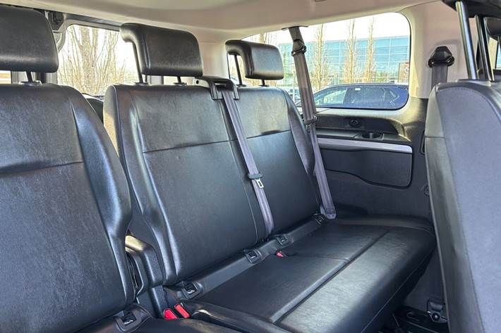 Grå Toyota Proace Verso Electric fra 2024