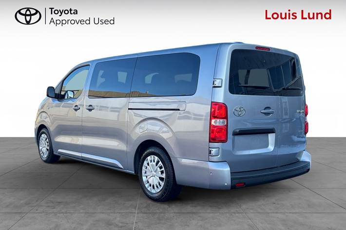 Grå Toyota Proace Verso Electric fra 2024