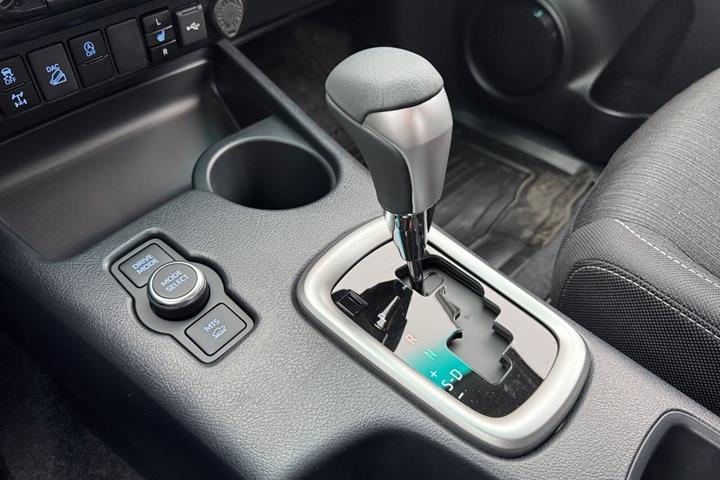 Sort Toyota HiLux fra 2025