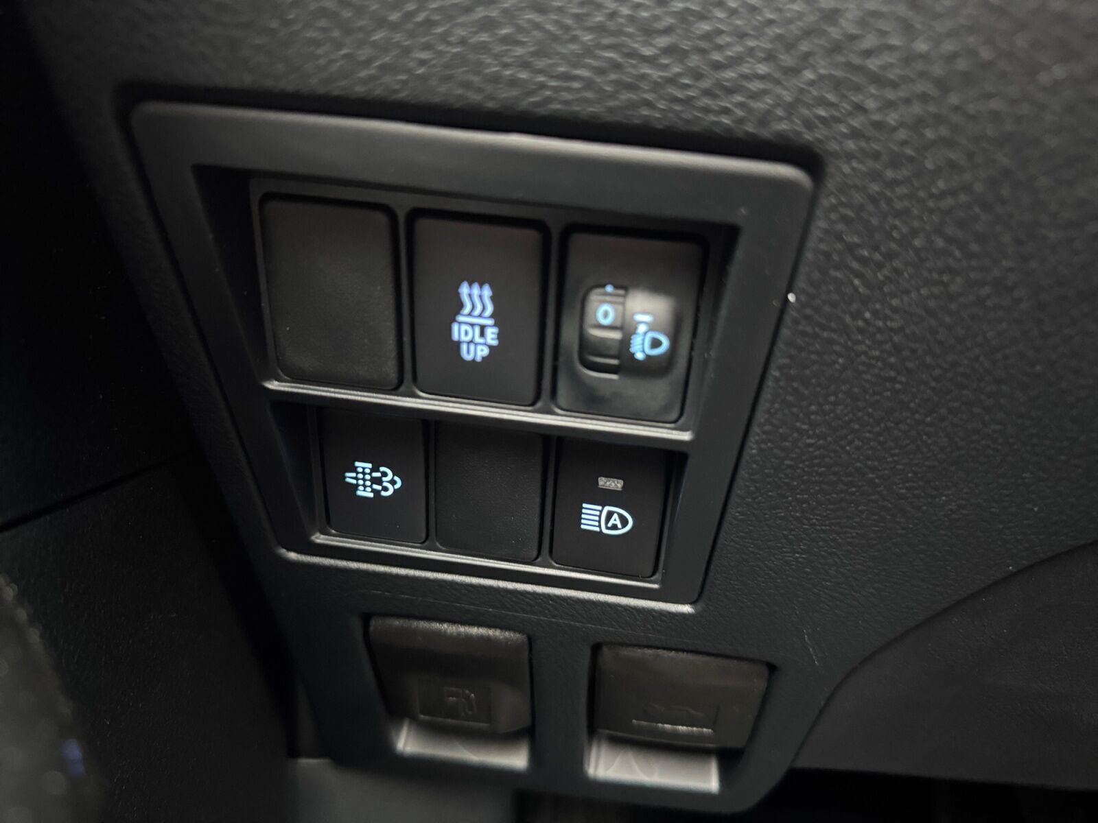 Sort Toyota HiLux fra 2025