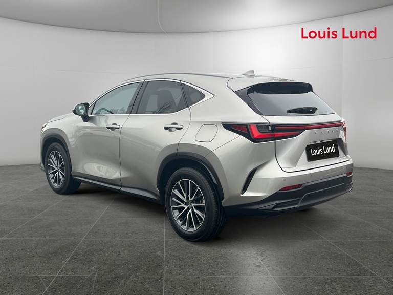 Lexus NX 2,5 450h+ Plugin-hybrid Business Plus 4WD 309HK 5d Trinl. Gear