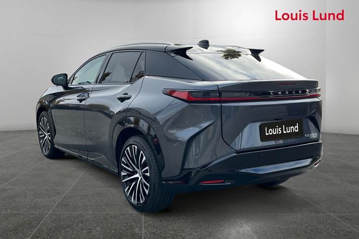 Grå Lexus RZ fra 2023