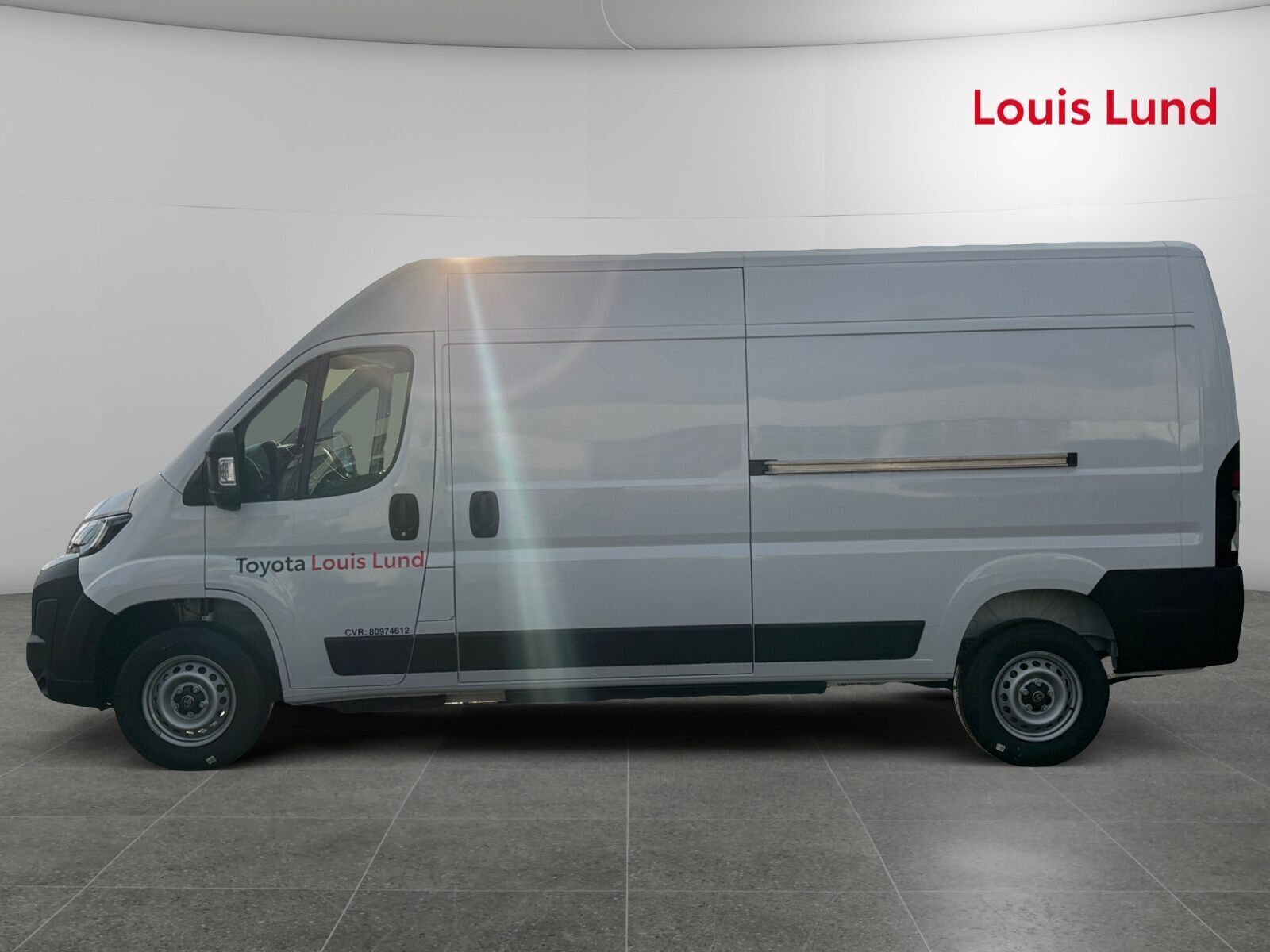 Hvid Toyota Proace Max Electric fra 2025