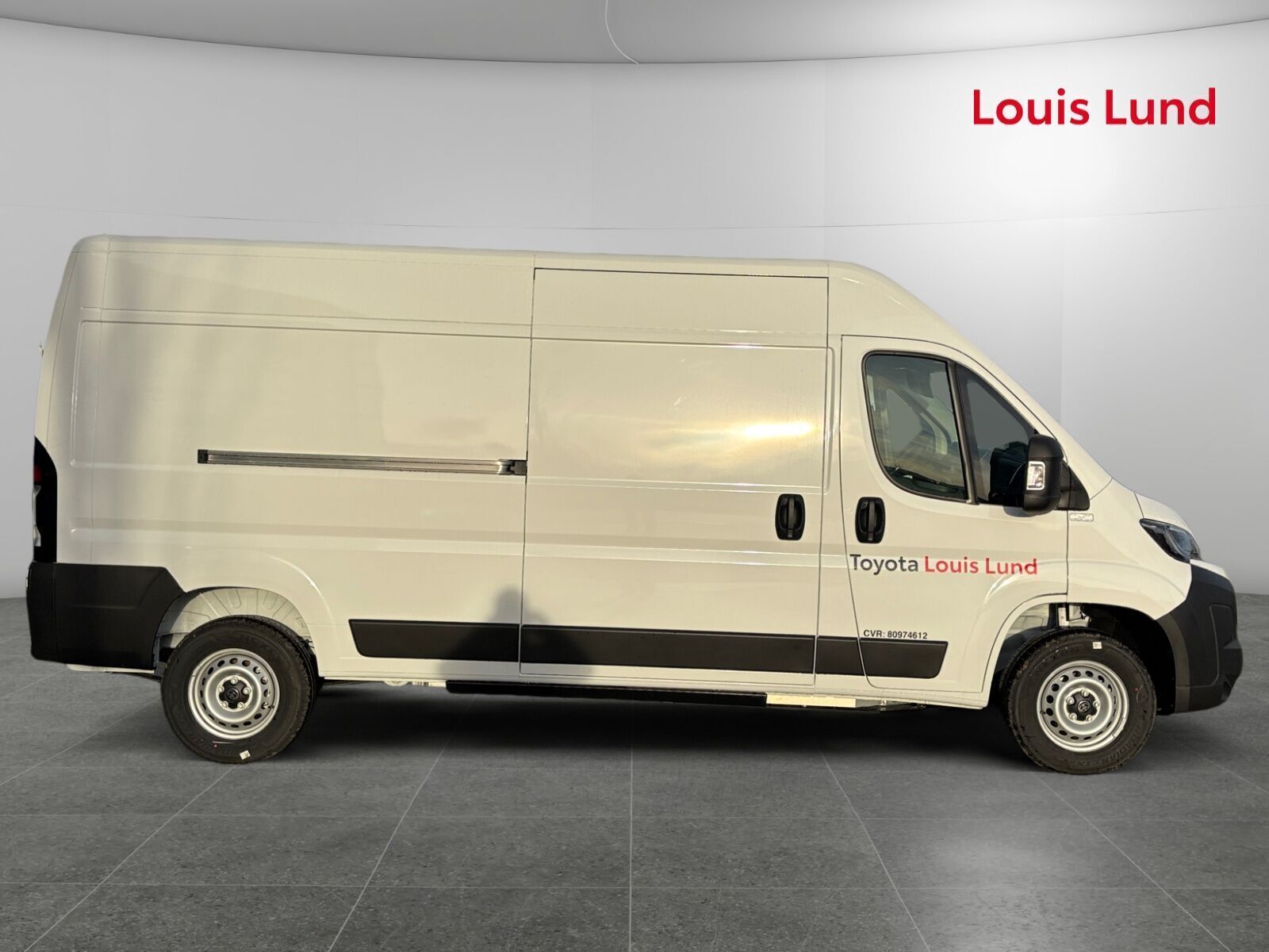 Hvid Toyota Proace Max Electric fra 2025