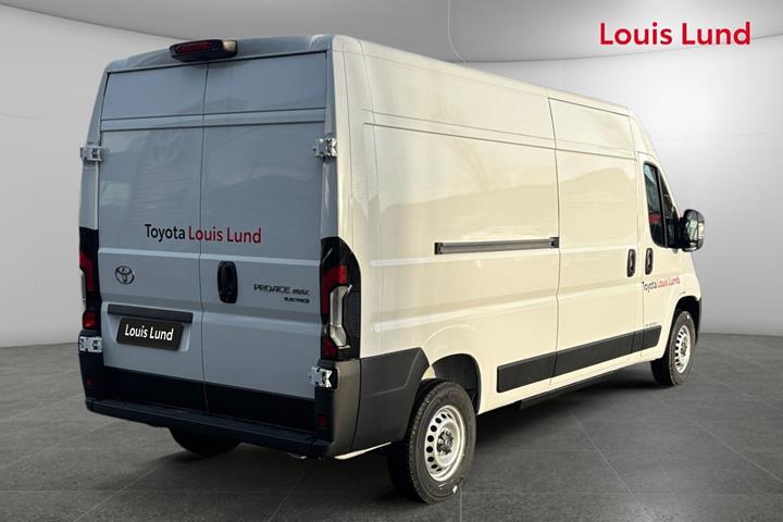 Hvid Toyota Proace Max Electric fra 2025
