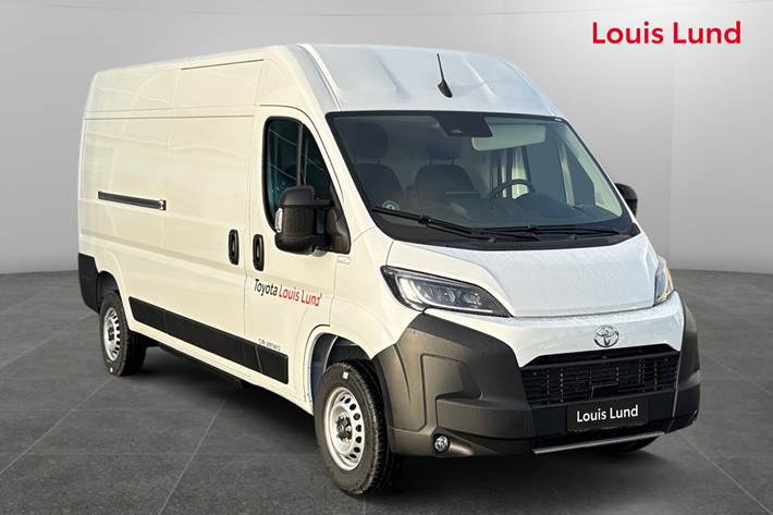 Hvid Toyota Proace Max Electric fra 2025