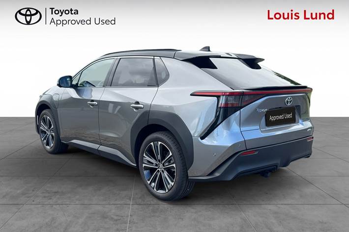 Grå Toyota BZ4X fra 2024