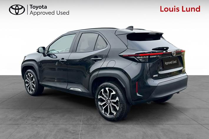 Sort Toyota Yaris Cross fra 2025