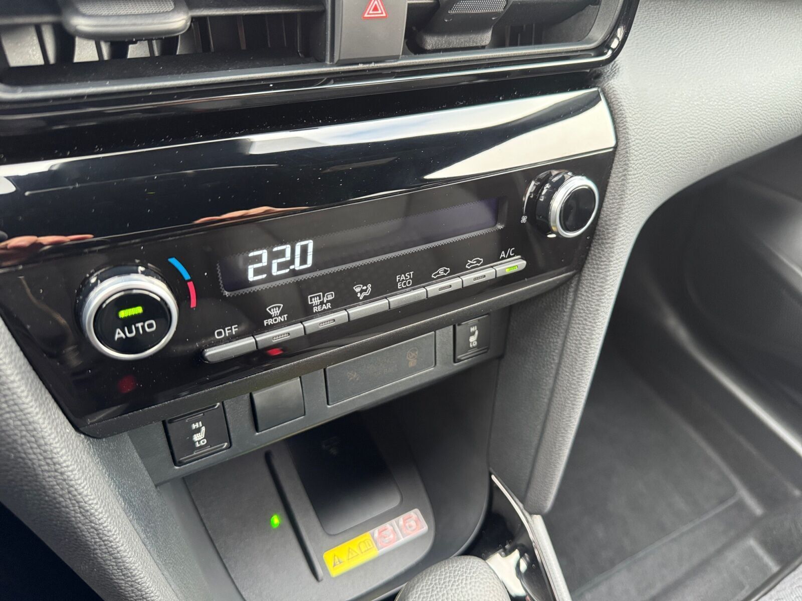 Sort Toyota Yaris Cross fra 2025
