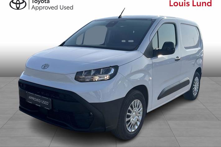 Hvid Toyota Proace City Electric fra 2025 set udefra