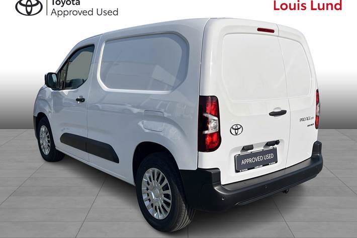 Hvid Toyota Proace City Electric fra 2025 set udefra