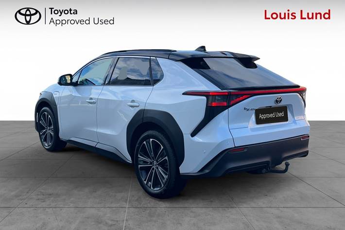 Hvid Toyota BZ4X fra 2024
