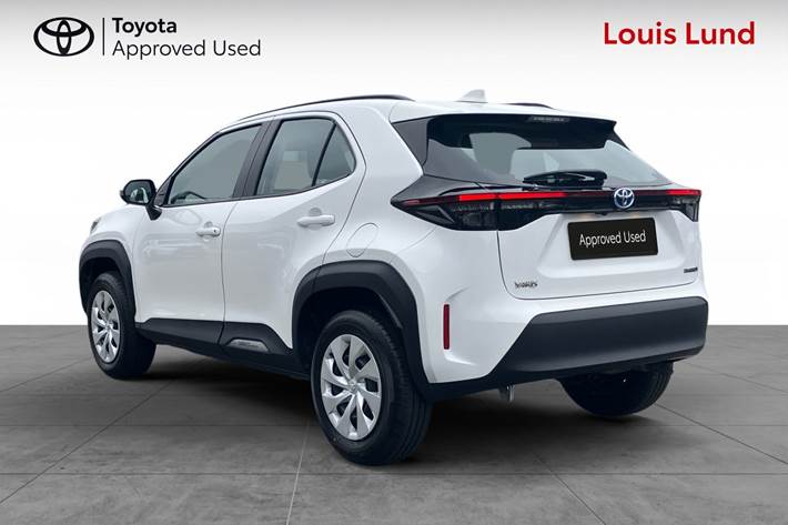 Hvid Toyota Yaris Cross fra 2024