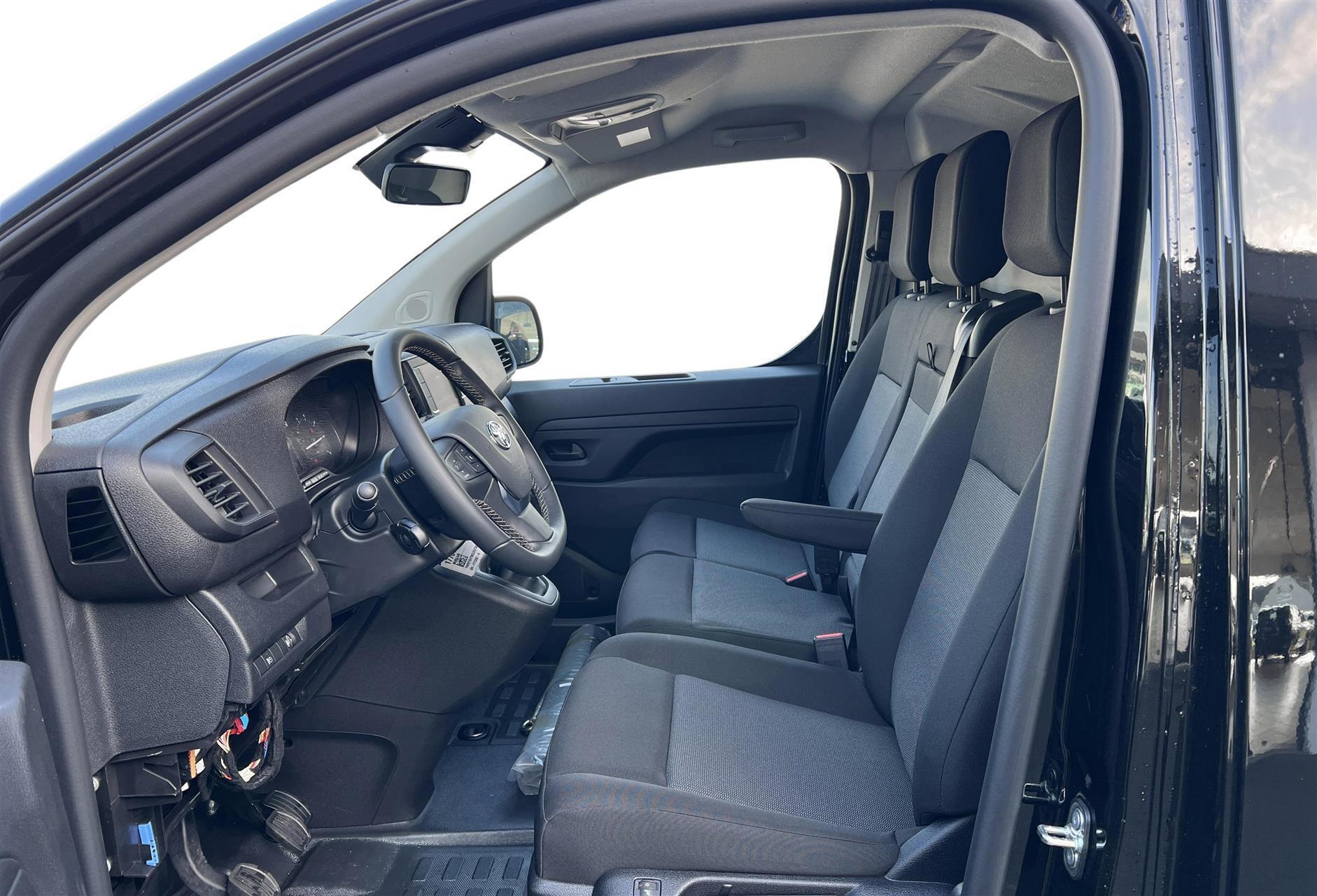 Sort Toyota ProAce fra 2024