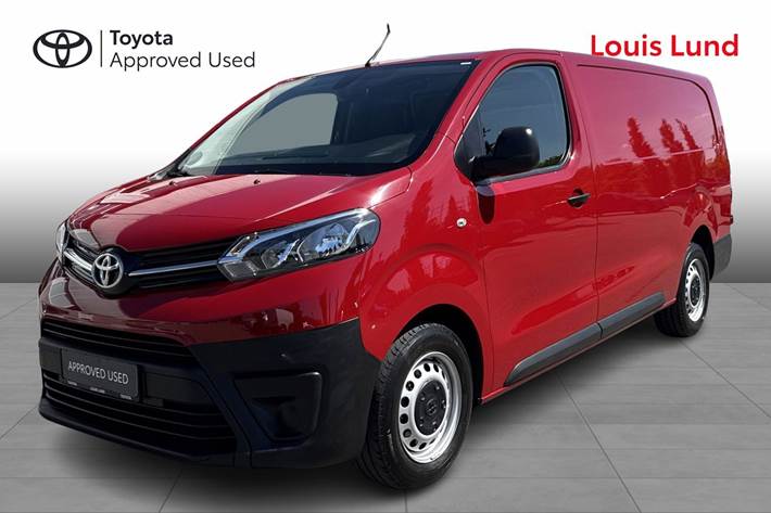 Rød Toyota ProAce fra 2023 set udefra
