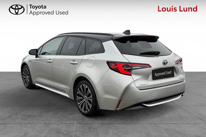 Grå Toyota Corolla fra 2021