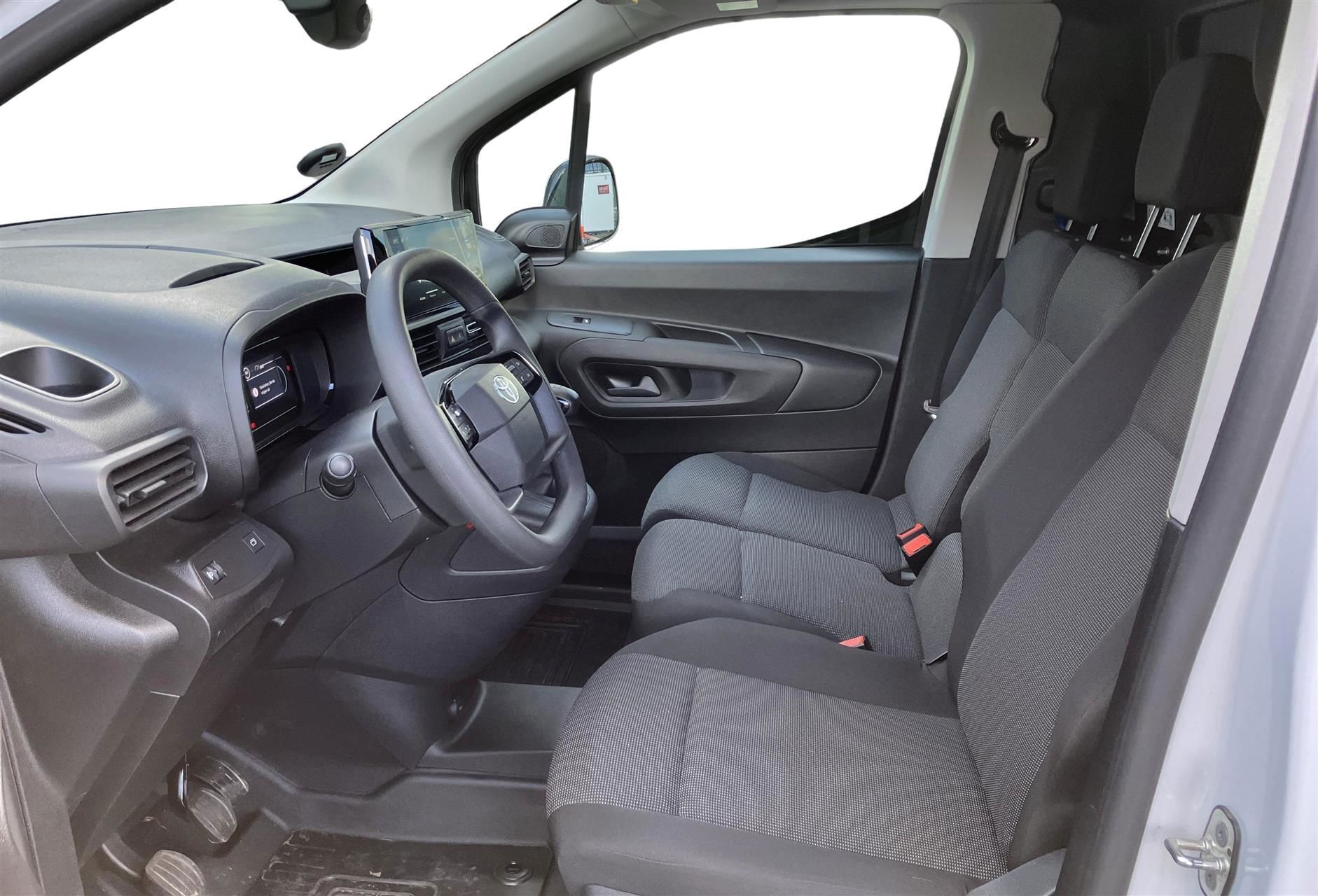 Hvid Toyota ProAce City fra 2024