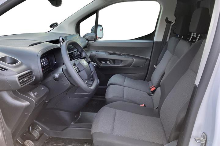 Hvid Toyota ProAce City fra 2024