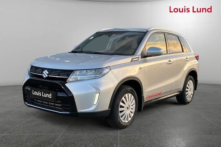 Sølv Suzuki Vitara fra 2025 set udefra