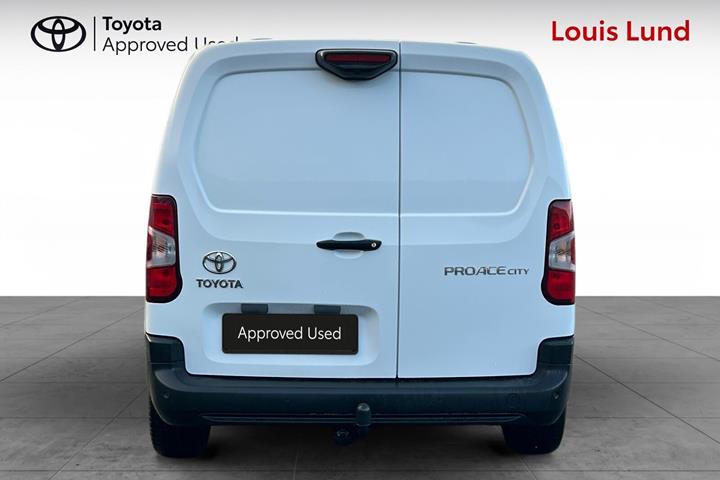 Hvid Toyota ProAce City fra 2022