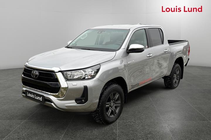 Grå Toyota HiLux fra 2025 set udefra