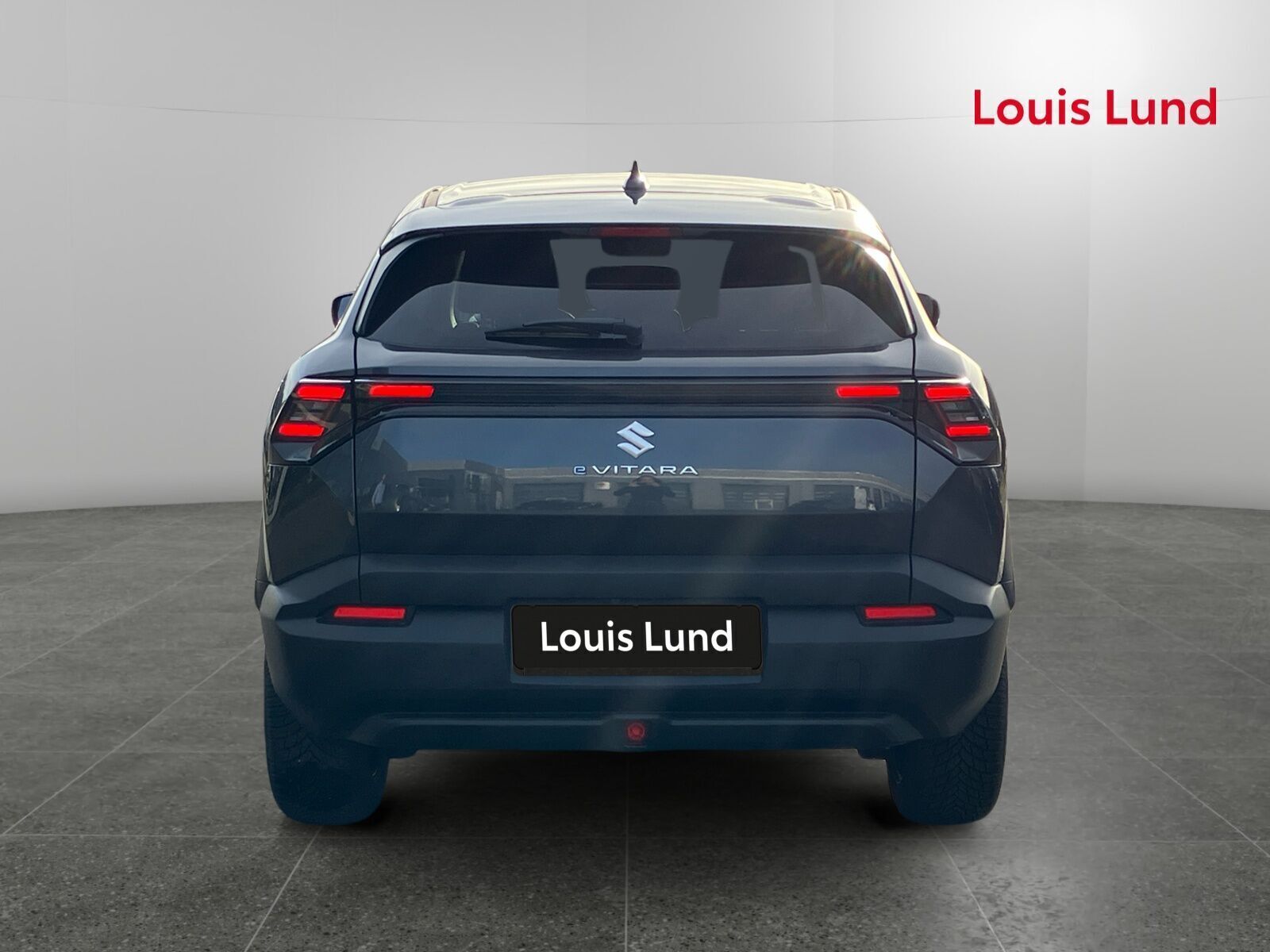 Grå Suzuki eVitara fra 2025