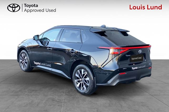 Sort Toyota BZ4X fra 2025