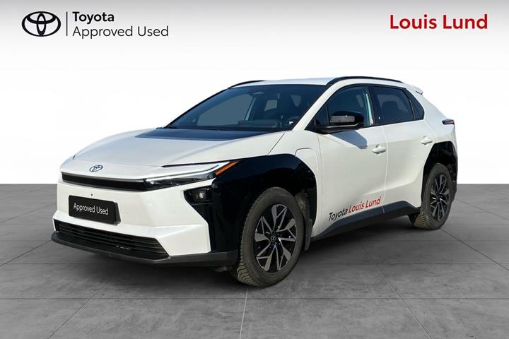 Hvid Toyota BZ4X fra 2025 set udefra
