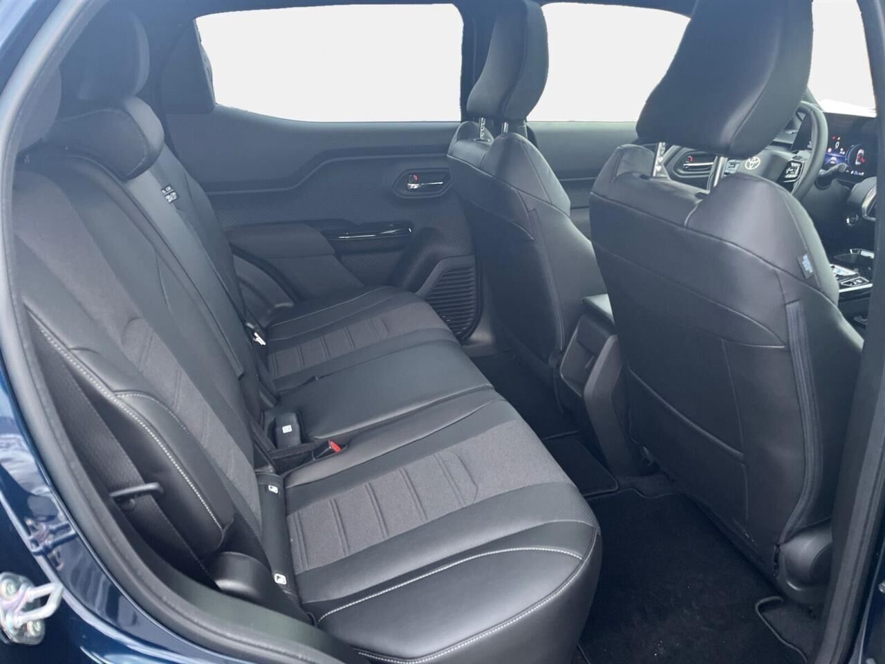 Blå Toyota Urban Cruiser fra 2026