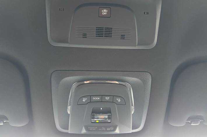 Sort Toyota BZ4X fra 2026