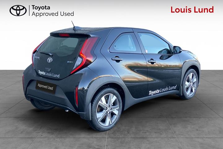 Sort Toyota Aygo X fra 2026