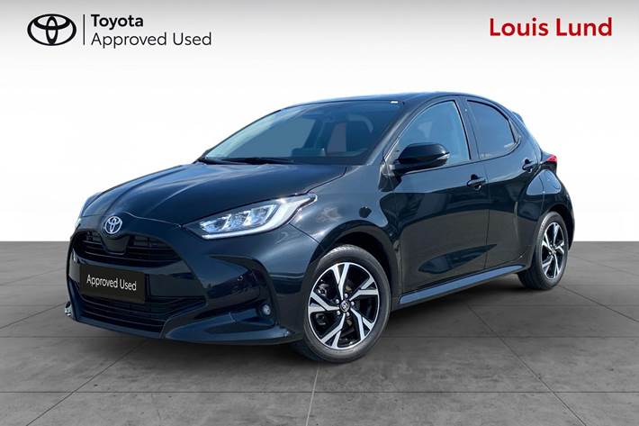 Sort Toyota Yaris fra 2024 set udefra