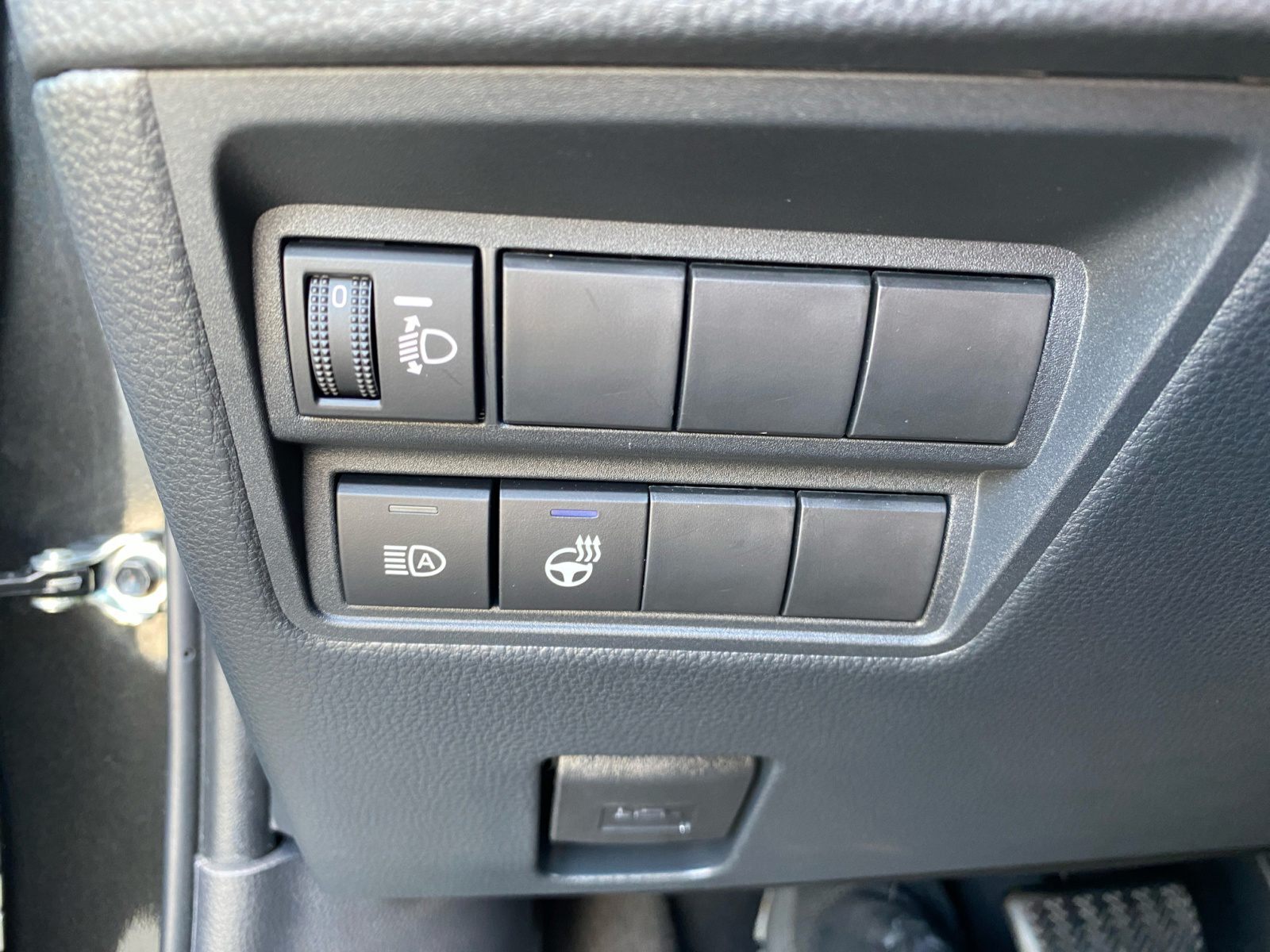 Sort Toyota Yaris fra 2024