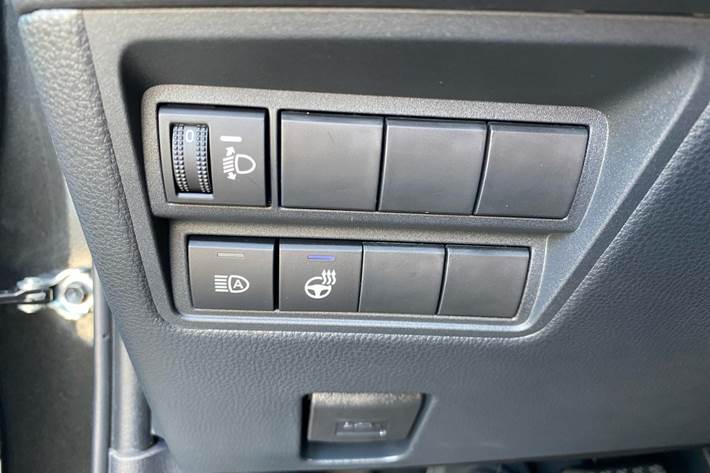 Sort Toyota Yaris fra 2024