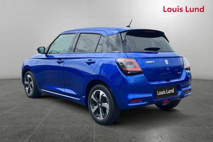 Blå Suzuki Swift fra 2024